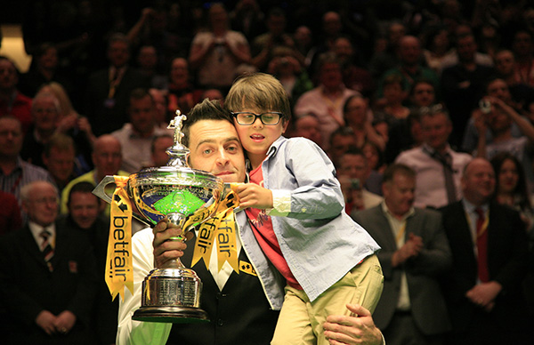 展现出无与 展现出无与